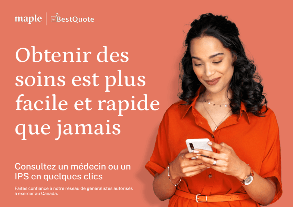 Une femme souriant à son smartphone accédant à la plateforme de soins virtuels Maple, incluse dans sa police d'assurance visa AIE BestQuote MedEC